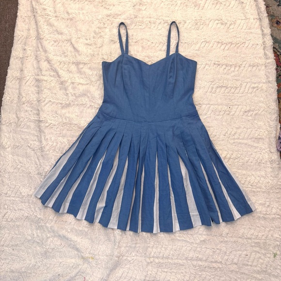 Boden Dresses & Skirts - Boden Blue & White Pleated Midi Dress Size 14P | Cotton Linen Blend sleeves